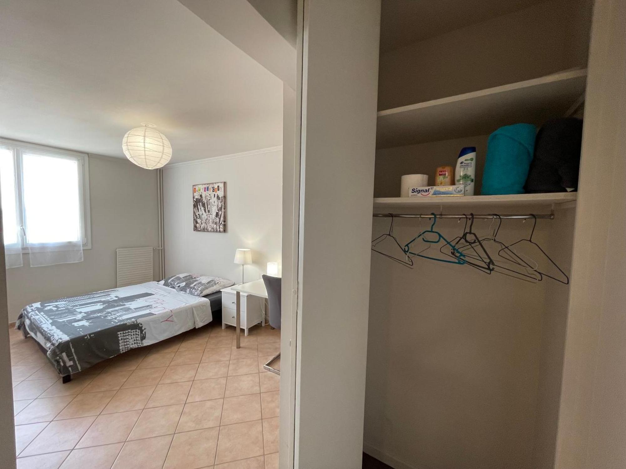 Chambre Privee En Colocation Dans Un Appartement Vaulx En Velin Centre Екстериор снимка