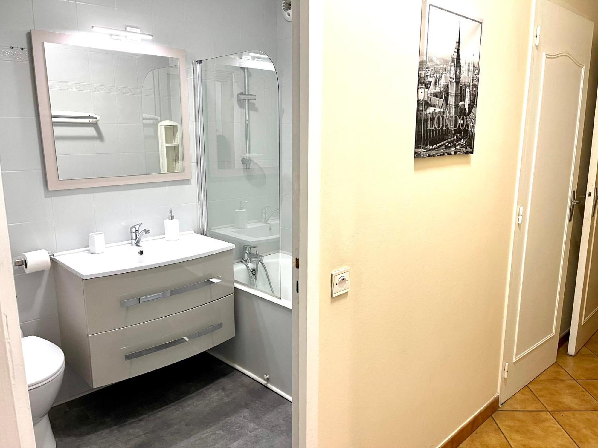 Chambre Privee En Colocation Dans Un Appartement Vaulx En Velin Centre Екстериор снимка